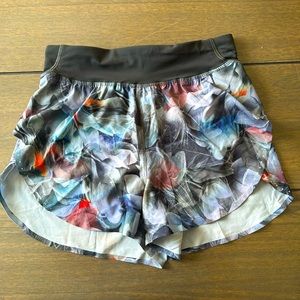 🍋 Lululemon Fast and Free shorts